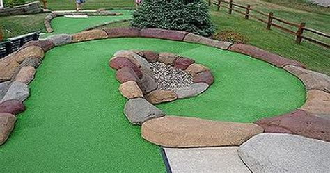 How Much Does It Cost to Build a Mini Golf Course: A Delve into the Variables Impacting Construction Expenses and Creative Design Choices